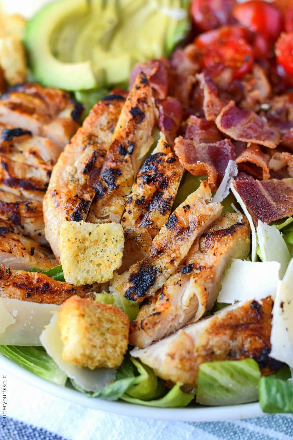grilled chicken on the salad