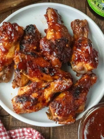 A plate of slow cooker root beer chicken wings.