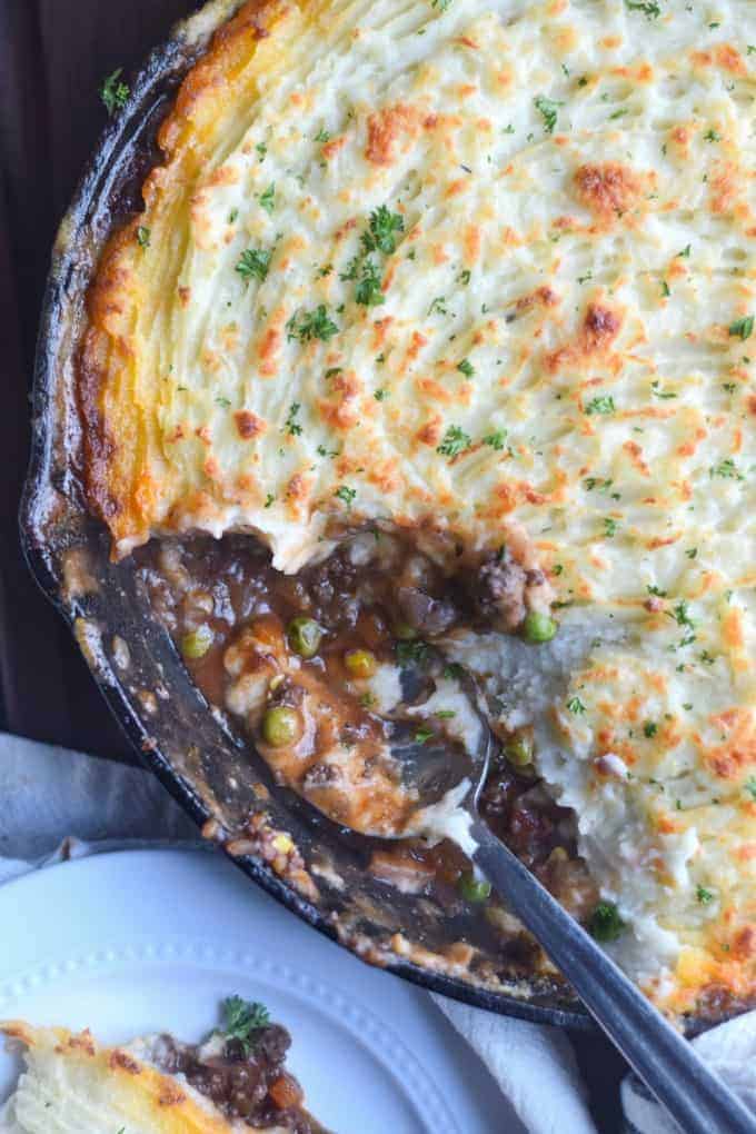A close-up of shepherd\'s pie in a skillet.