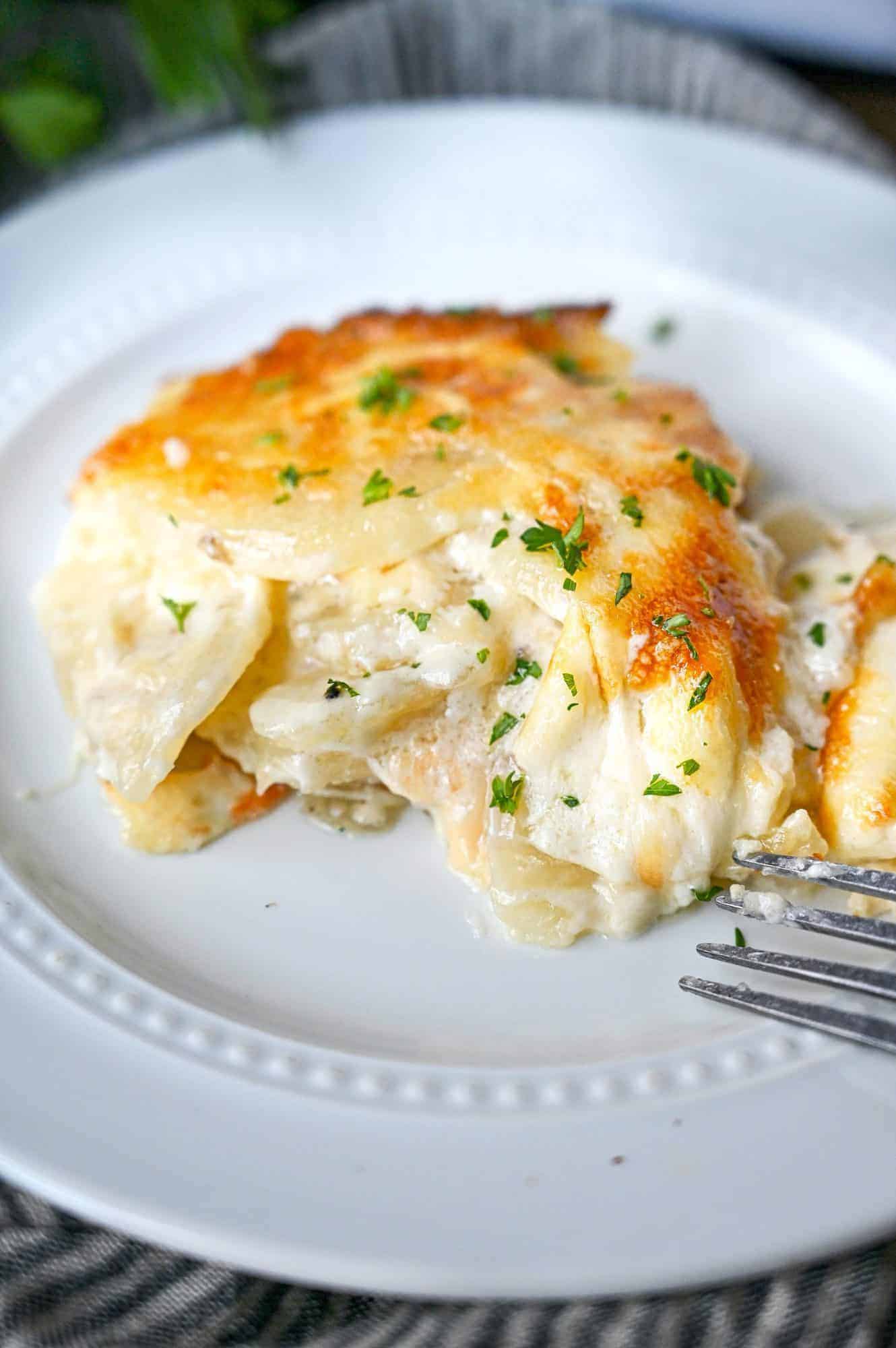 Creamy Potatoes Au Gratin Recipe - Butter Your Biscuit