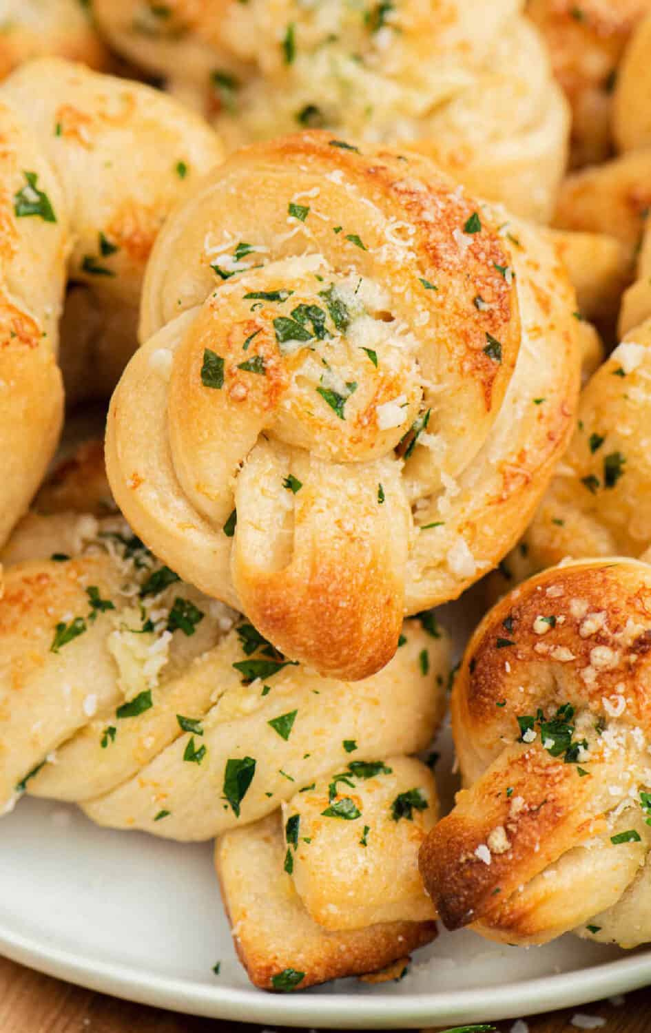 Air Fryer Garlic Knots {Baked} Butter Your Biscuit