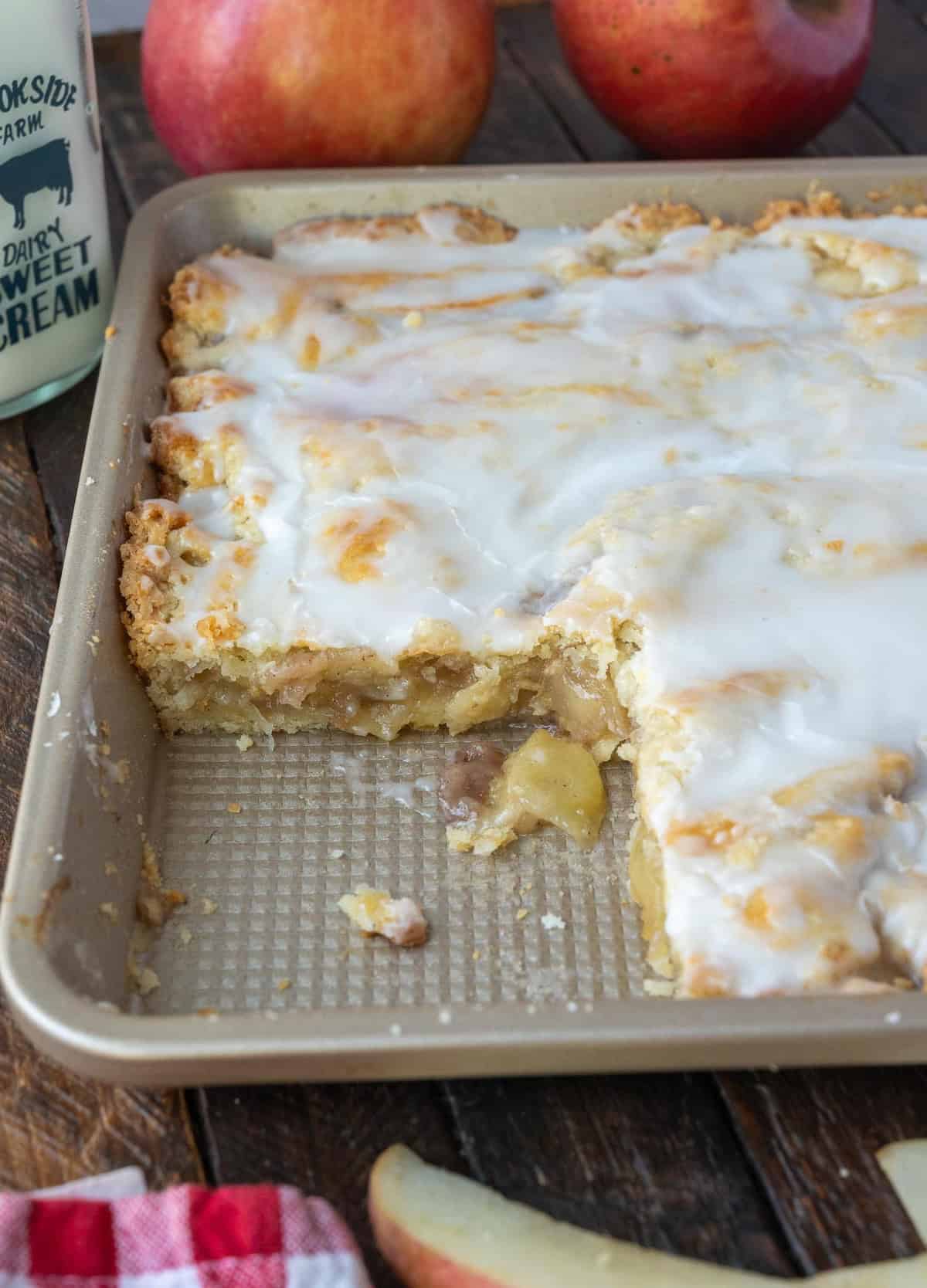 Apple pie bars in a baking pan.