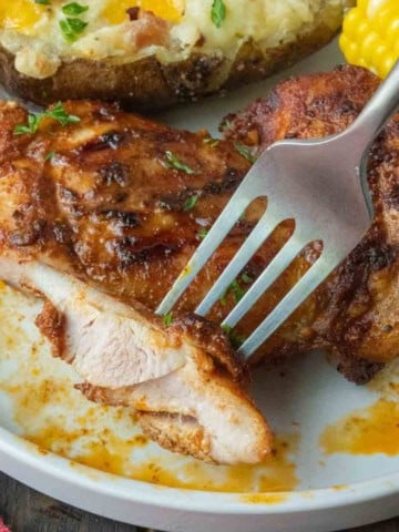 Paprika chicken on a plate.